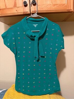 Svaha USA Chalkboard Green Math Symbol Top